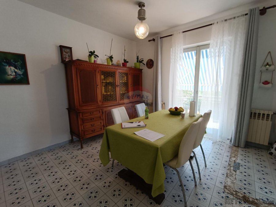Istra, Pula - prostrana samostojeća kuća na Velom Vrhu - 8