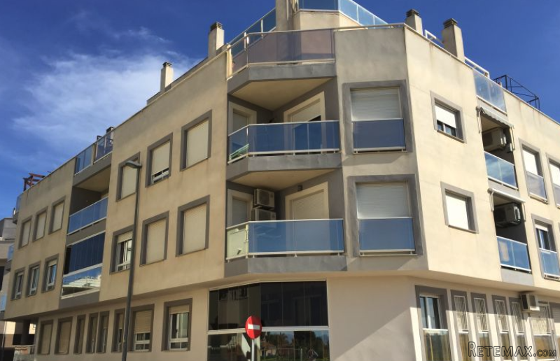 2 bedroom, 1 bathroom Apartment, (build..
