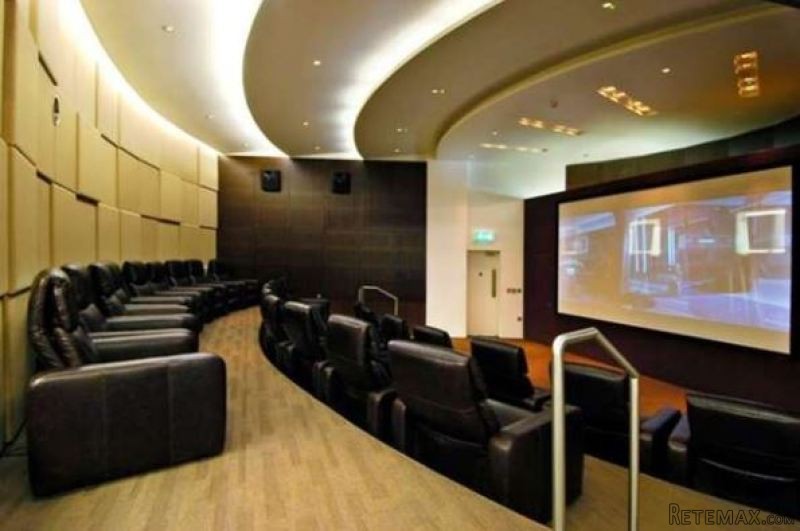 The Studio Boasts Views Of The Canary.. - 2