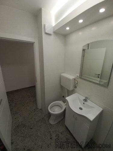 Vlasnik-LUX stan,uknjizen,lift u zgradi - 10