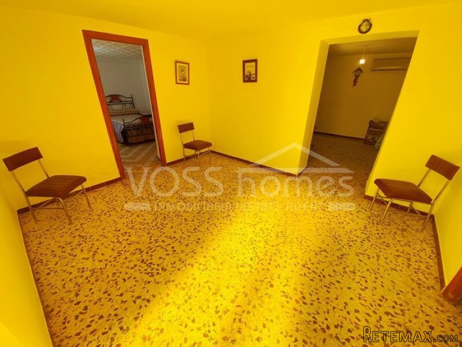 NEW LISTING TO VOSS HOMES - A lovely 2 bed, 1 bath ( more.. - 12