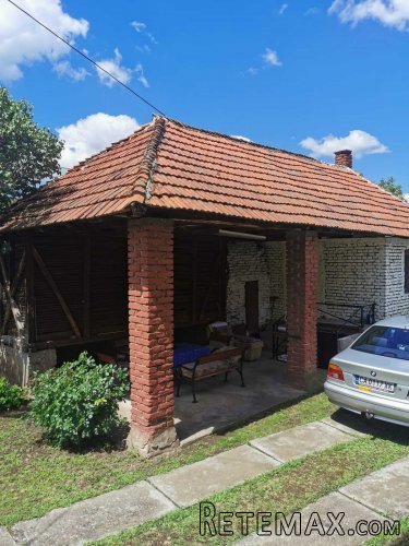 Prodajem kucu sa pomocnim objekatima - 12