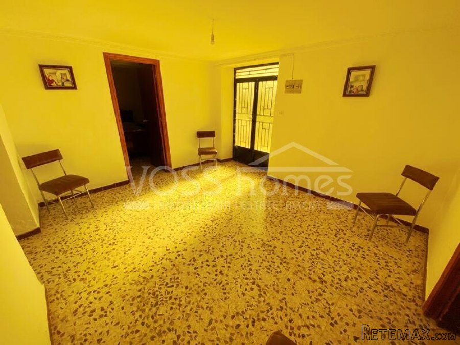 NEW LISTING TO VOSS HOMES - A lovely 2 bed, 1 bath ( more.. - 13