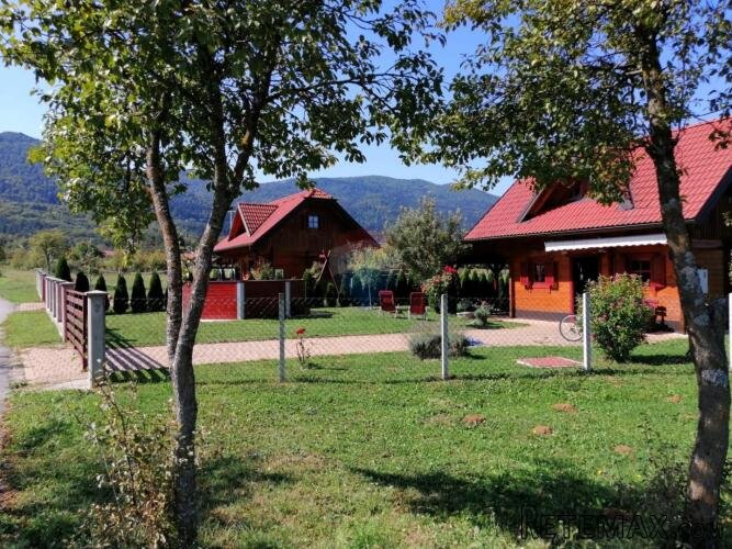 Ličko Lešće, kuća 60m2 za odmor sa bazenom