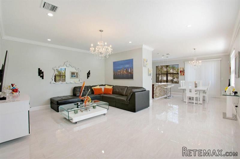 3 bedroom Residence For Sale: Pompano.. - 2