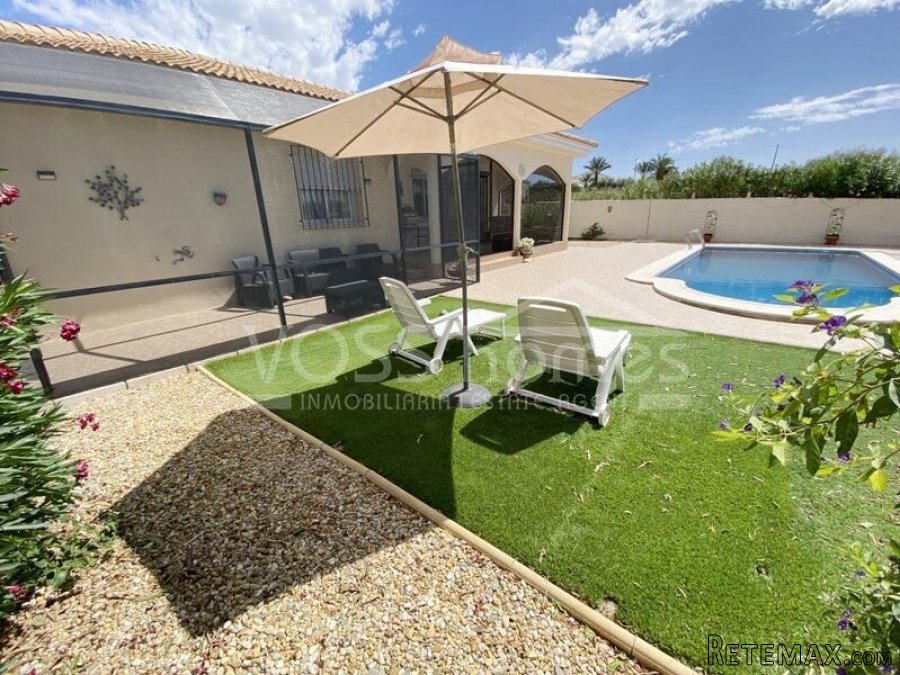 An impressively presented, 3 bed, 2 bath Villa for sale in.. - 5