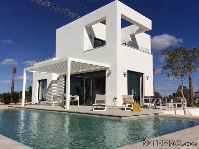 Beautiful newly built villas on the edge of Las Colinas..