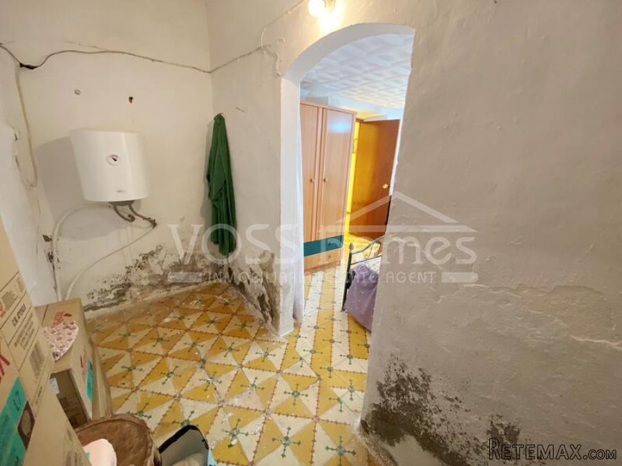 NEW LISTING TO VOSS HOMES - A lovely 2 bed, 1 bath ( more.. - 16