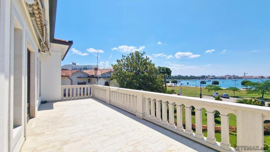 Elegantna luksuzna villa 100 m do mora, 1. red