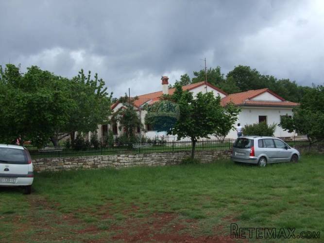 Prizemnica 5 km od Rovinja - 5