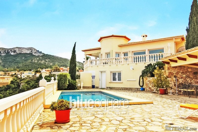 4-Bedroom villa with stunning sea views