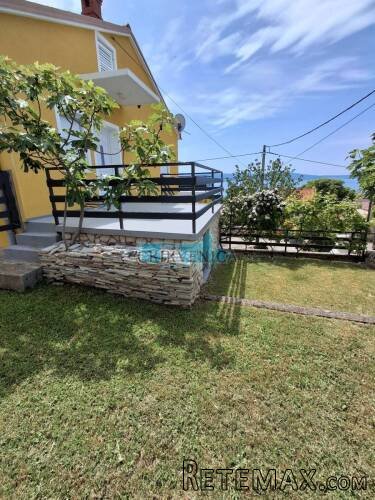 NOVI VINODOLSKI - UREĐENA KUĆA, 2 STAMBENE JEDINICE - 2