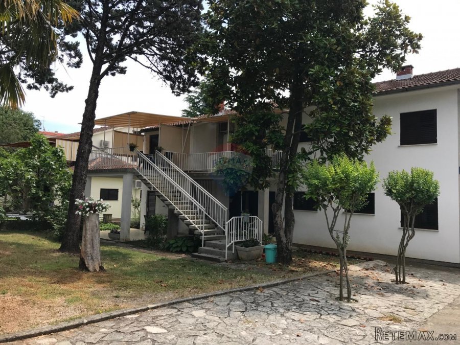 Otok Krk,Malinska,samostojeća kuća 300 m2, na parceli od 779 - 2