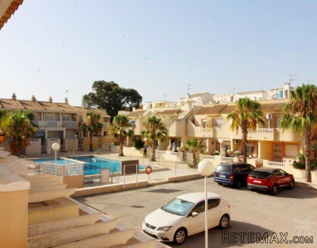 This beautiful and spacious semi-detached house is located.. - 2