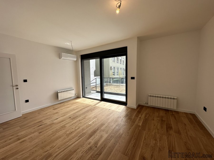 Vracar trosoban stan 70m2 LUX useljiv - 3