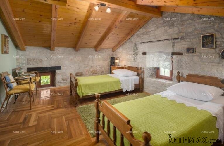 Prodaje se kuća sa bazenom, Tinjan - 4