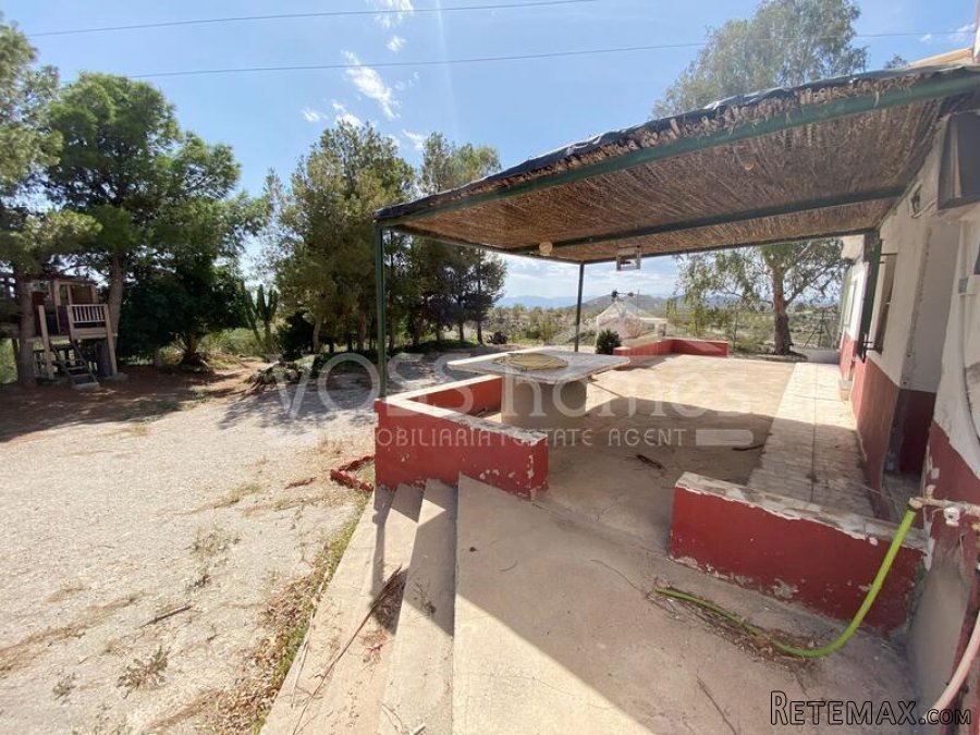 NEW LISTING TO VOSS HOMES - A large two storey Country.. - 6