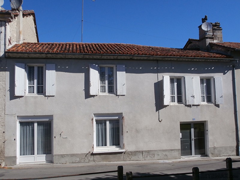 Village House To Renovate - Big..
