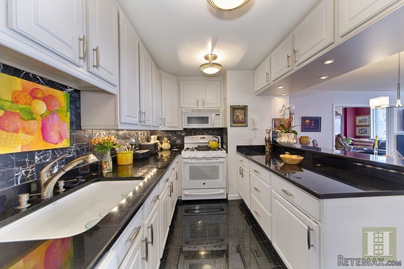3 bedroom Apartment For Sale: 2025.. - 2