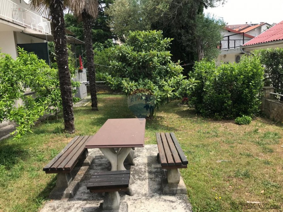 Otok Krk,Malinska,samostojeća kuća 300 m2, na parceli od 779 - 8