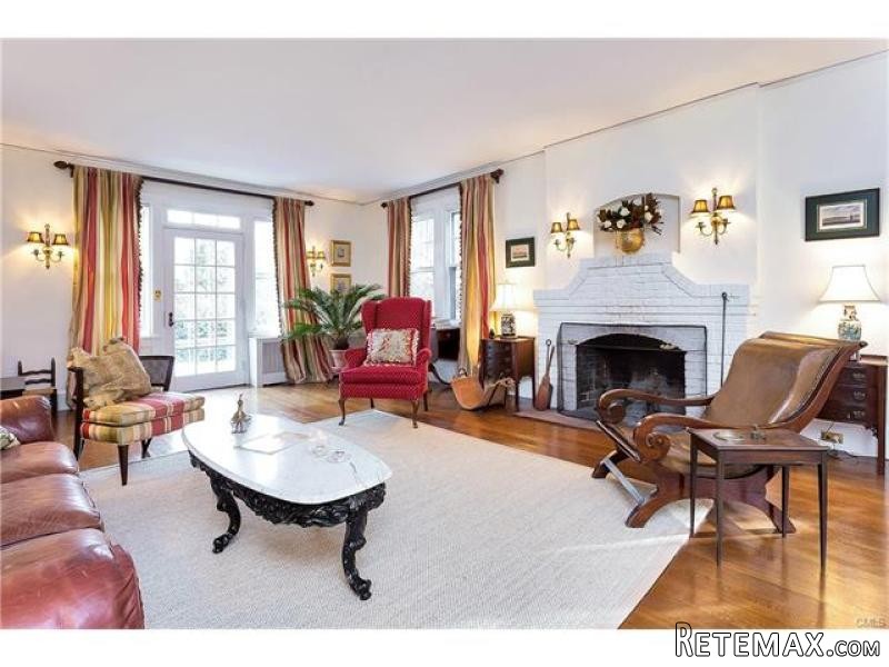 5 bedroom House For Sale: 74 GARDINER.. - 2