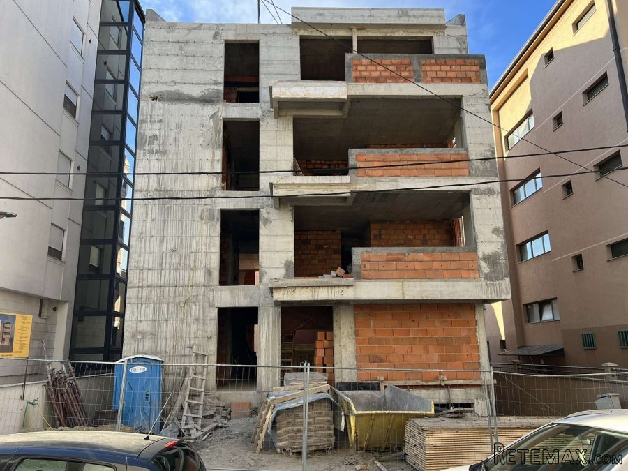 Vlasnik-prodajem LUX stan u novogradnji - 10