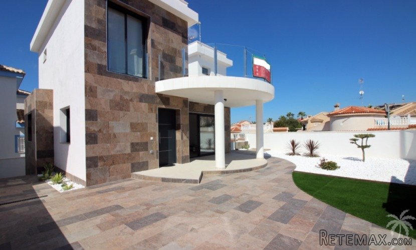 These modern villas are being built in Quesada with..