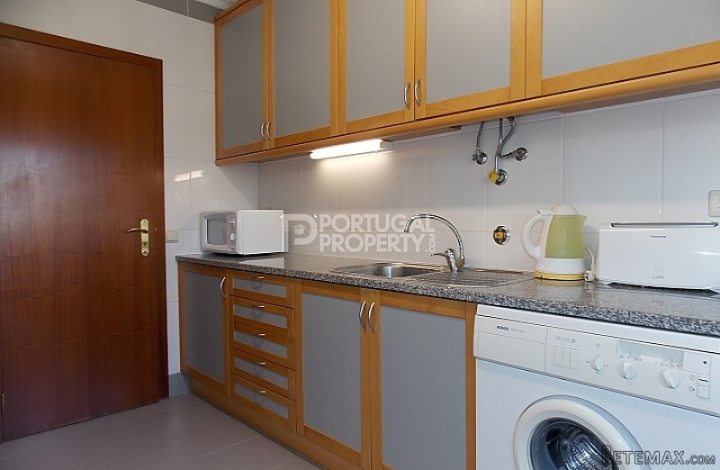 2 Bedroom Apartment. Central location - 2