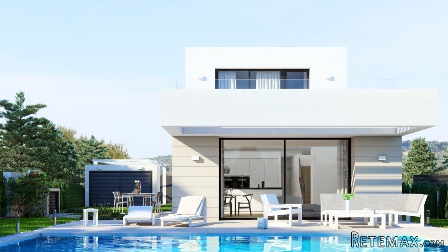 On an average plot of 435m² and located within 200 metres..