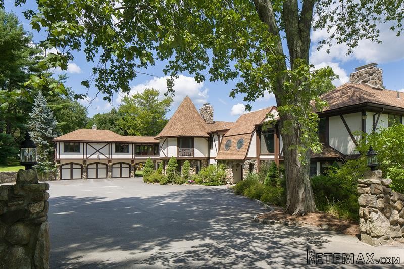 5 bedroom House For Sale: 19..