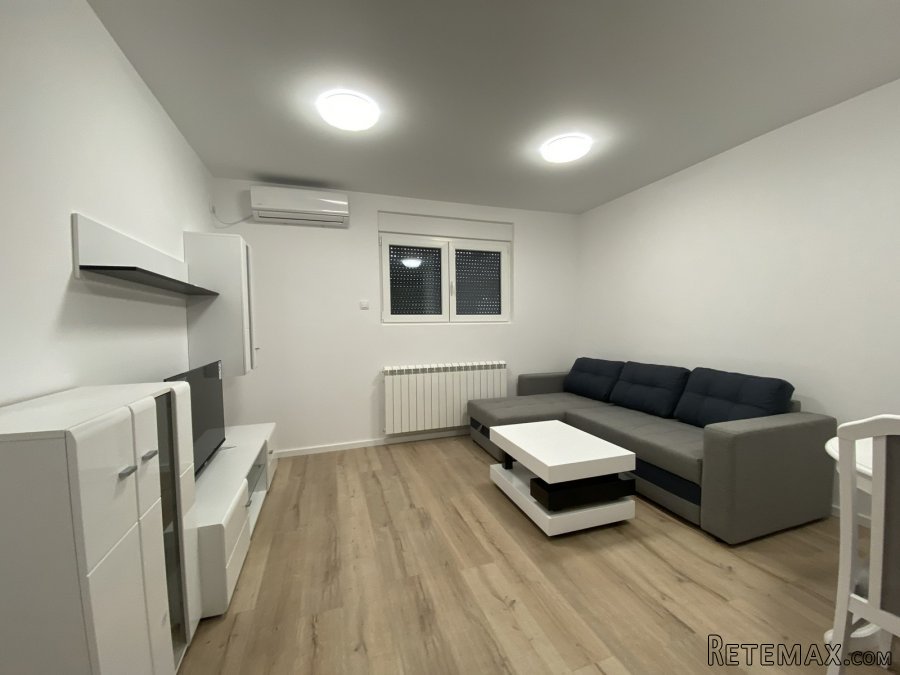 Lekino Brdo ul.Tikveska 42m2 namesten,uknjizen - 2