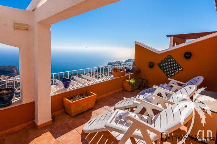 One off opportunity to buy a fantastic apartment with a.. - 2