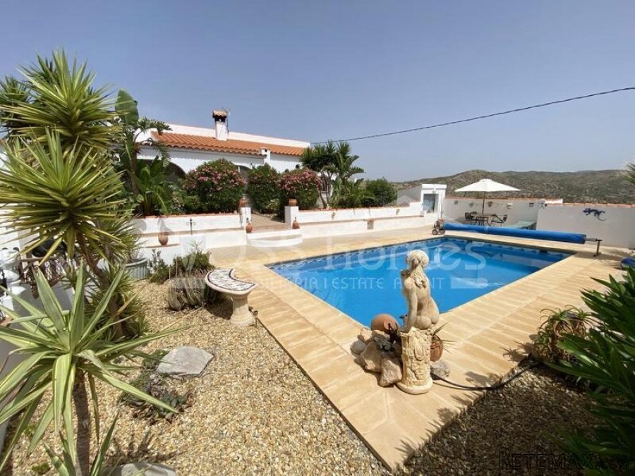 NEW & EXCLUSIVE TO VOSS HOMES - A beautifully presented.. - 5