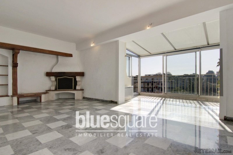 2 bedroom top floor apartment with.. - 2