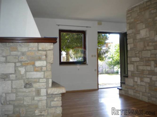 Kuća u žminju sa velikim građ zemljišta - 5