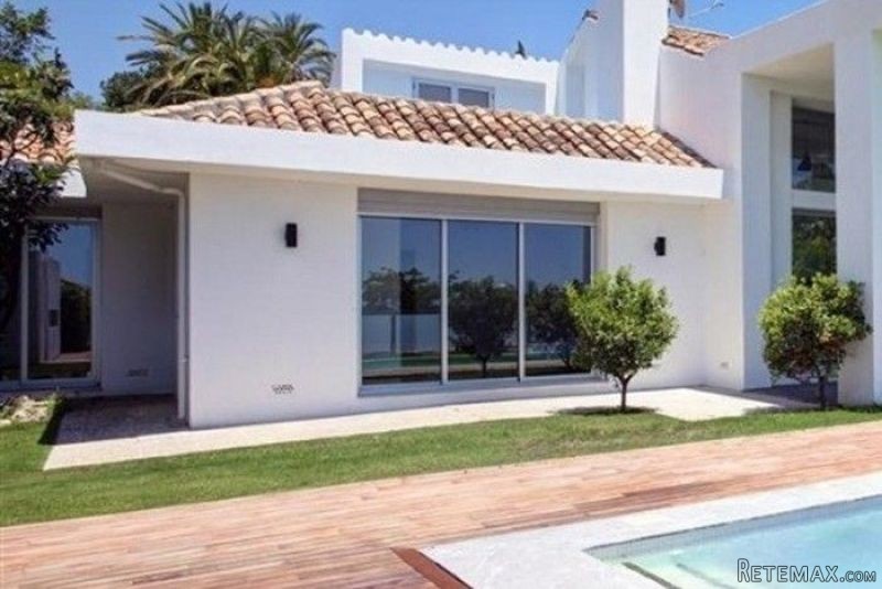 4 Bedrooms - Villas - Malaga - For Sale