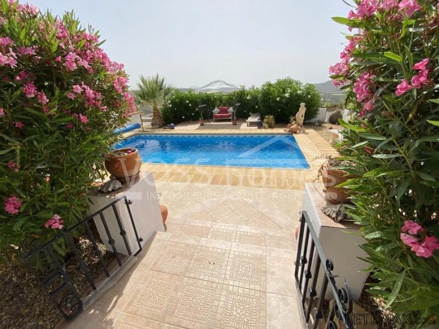 NEW & EXCLUSIVE TO VOSS HOMES - A beautifully presented.. - 9
