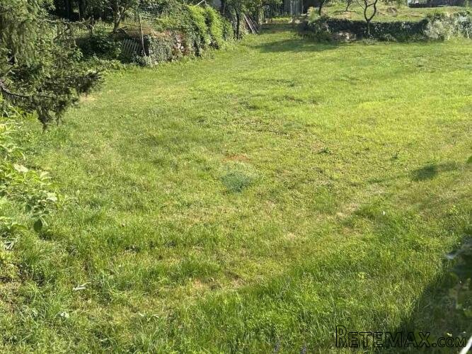 Klana, Škalnica, građevinski teren uz cestu
