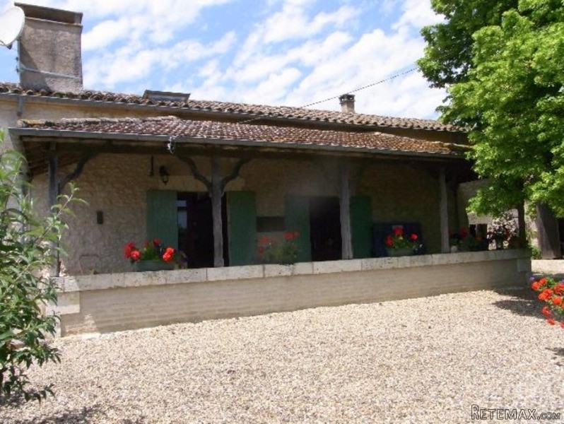 Renovated Stone House With Two GItes..