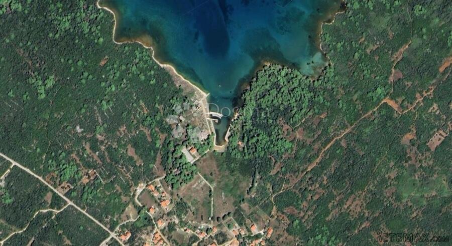 Zemljište drugi red od mora - Molat - 2