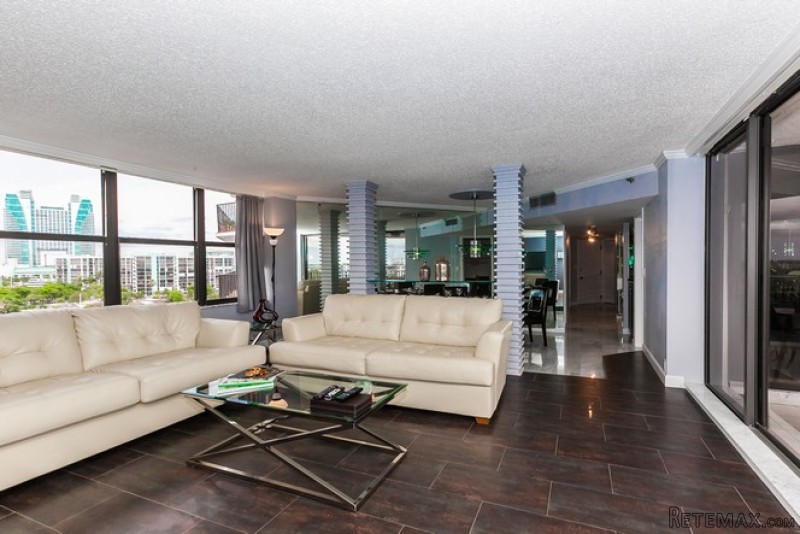 2 bedroom Flat For Sale: 300 Three.. - 2