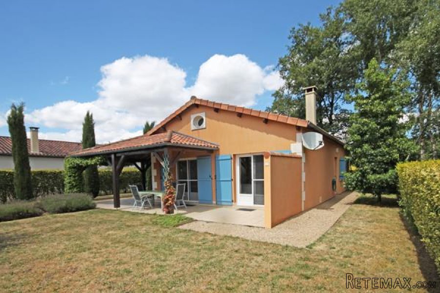 Les Forges (79) - Detached golf villa near 27 hole golf course..