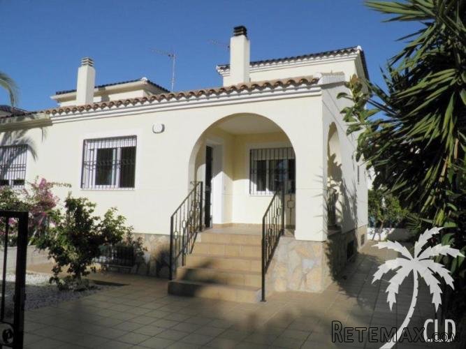 This semi detached property is in excellent conditions and..