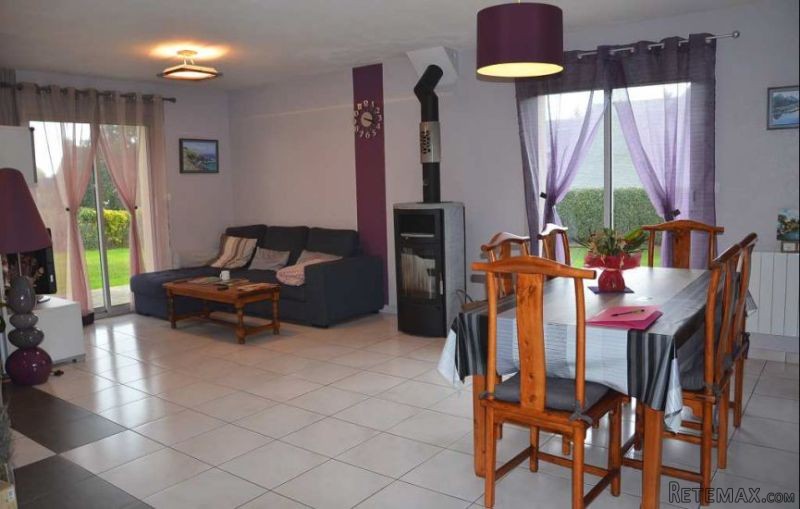 4 Bedrooms - Maison - For Sale - 2