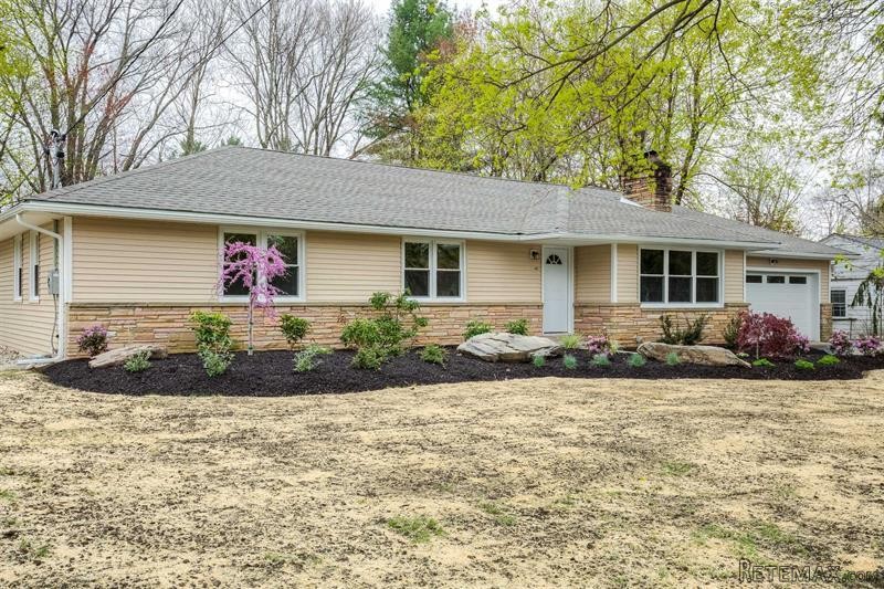 3 bedroom House For Sale: 40 Lorraine.. - 2