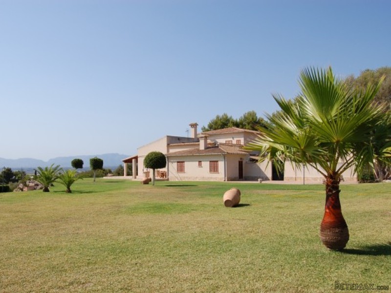 Idyllic Villa With Marvelous Views In..