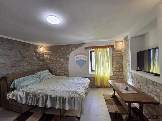 Istra, Žminj - kuća s dva apartmana