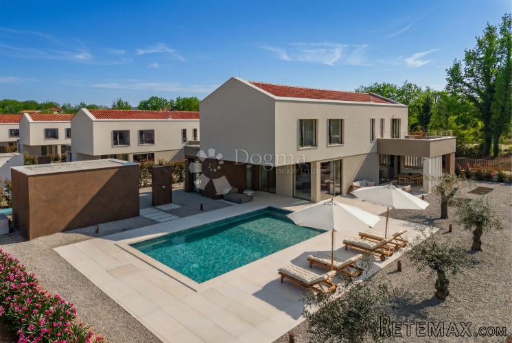 KVALITETNA NOVOGRADNJA VILLE SA BAZENOM I OKUĆNICOM - 2