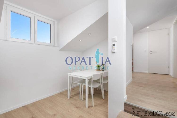 OPATIJA-CENTAR- moderno uređeni 2s+db s terasom i parkingom - 2