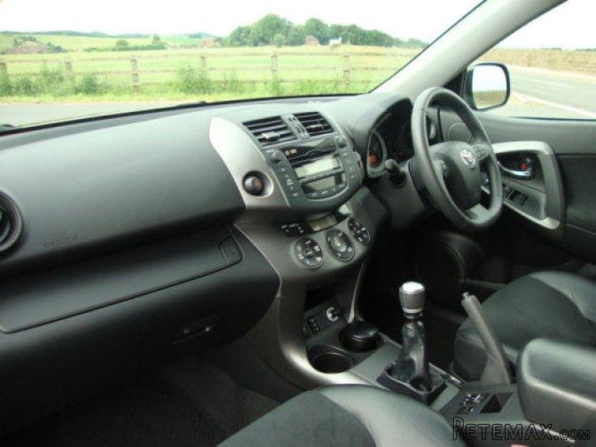 Toyota RAV4 suv - 2